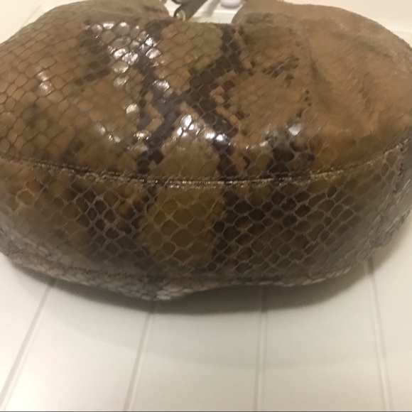 Michael kors purse - Picture 12 of 16